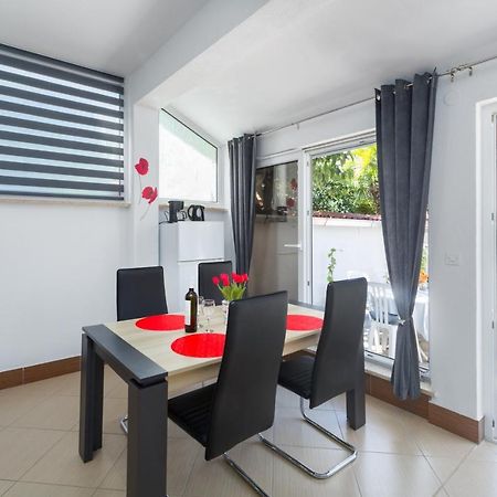 Family Apartment Romina 브르사르 외부 사진