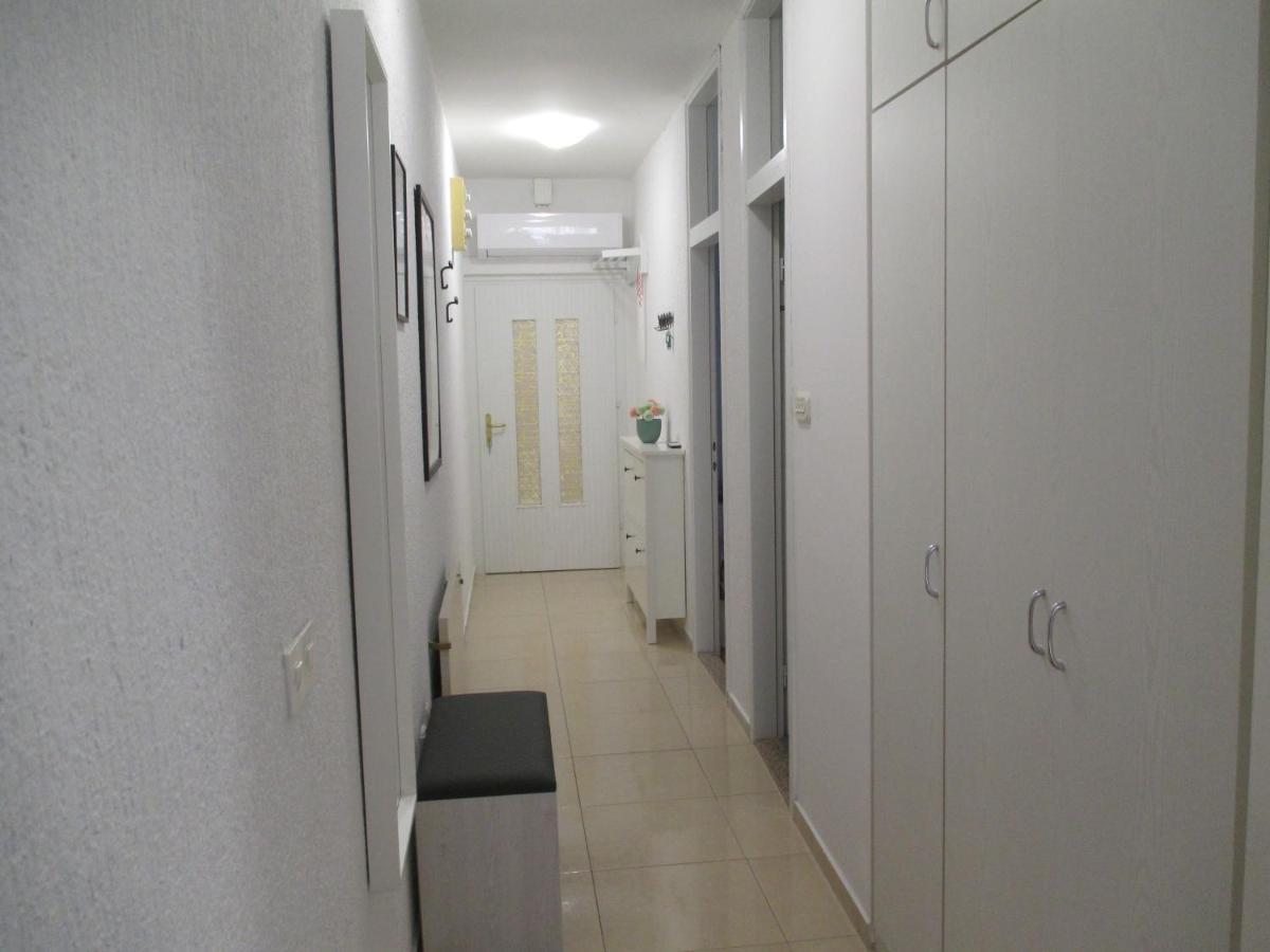 Family Apartment Romina 브르사르 외부 사진
